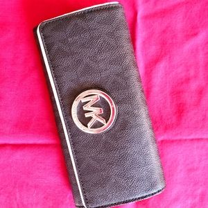 Michael Kors MK Fulton Flap Logo Wallet